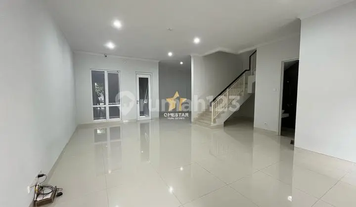 Brand New House Recently Renovated Kitchen Moved to the Back, Has a Ground Floor Bedroom, Bathroom Without Stairs, Large 2nd Floor Bedrooms.