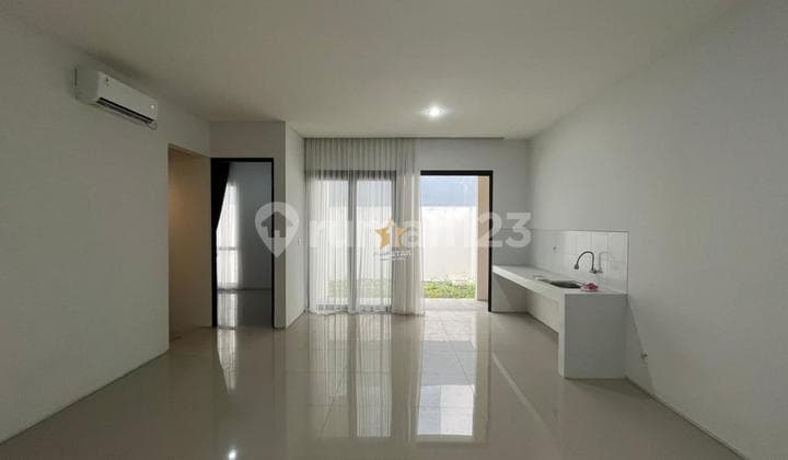 Rumah 3Kt Ac, Gordyn, Kanopi Ada Halaman Blkg Posisi Depan Taman