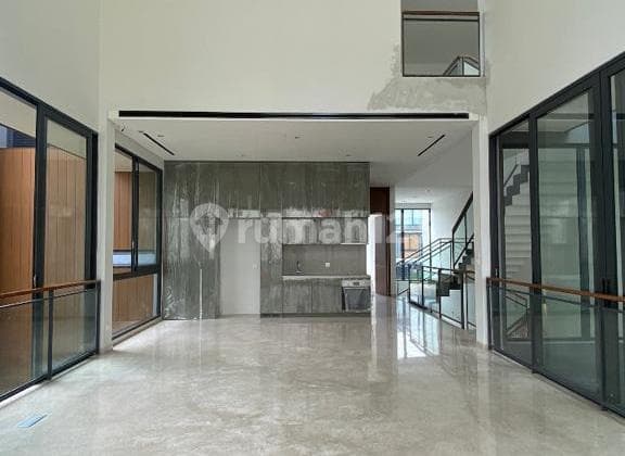 Brand New House in Lyndon Navapark BSD Already Includes an Elevator