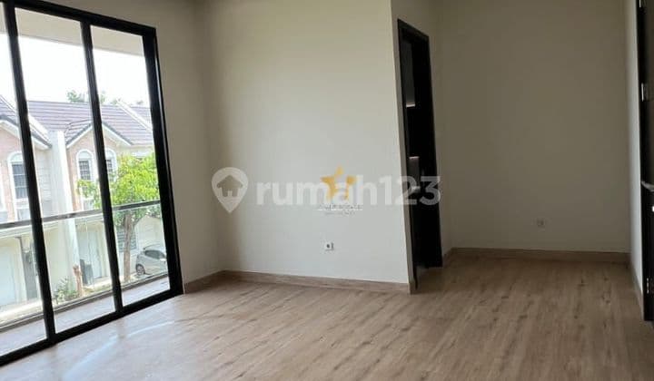 Rumah Brand New Ada 4 Kamar, Kt Utama Luas Ada Km Dalam di Bsd