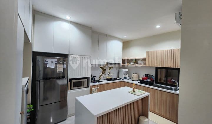 Rumah Hoek di Cluster Flamingo
hadap Timur Laut