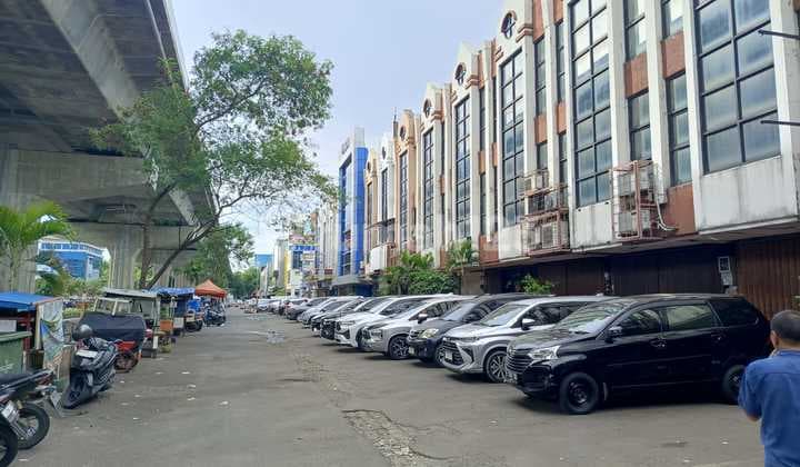DIJUAL CEPAT DI BAWAH NJOP! Ruko 3 Lantai - Boulevard Timur, Kelapa Gading Permai, Jakarta Utara