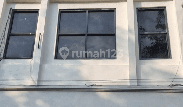 Ruko Boulevard Mahkota Mas, Cikokol Tangerang. 3 Lantai