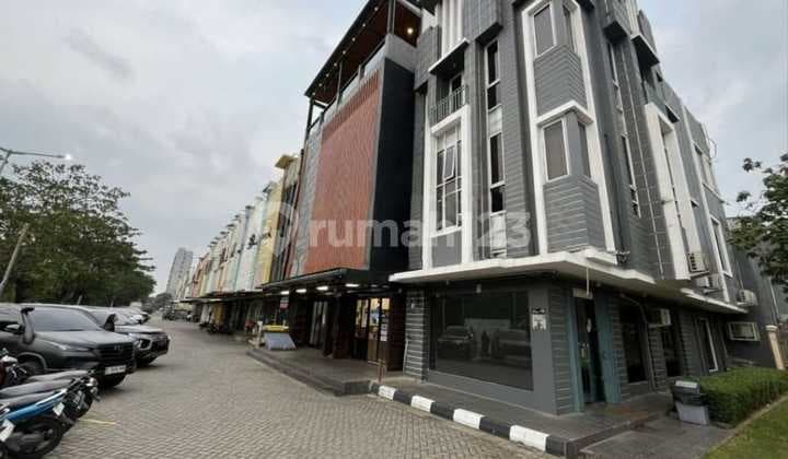Ruko Gandeng City Resort Cengkareng West Jakarta. Fully Furnished Premium. One Stop Business Ready for Profit!!