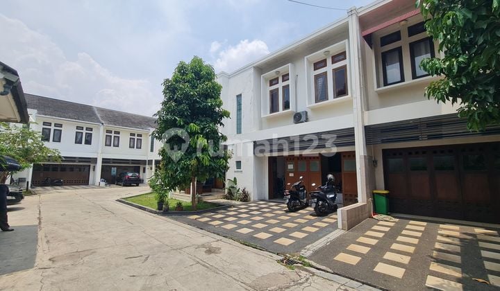 House in a Quiet Area Within the Condet Cluster