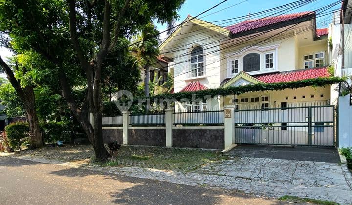Kebayoran Baru Area Quiet House Wide Road