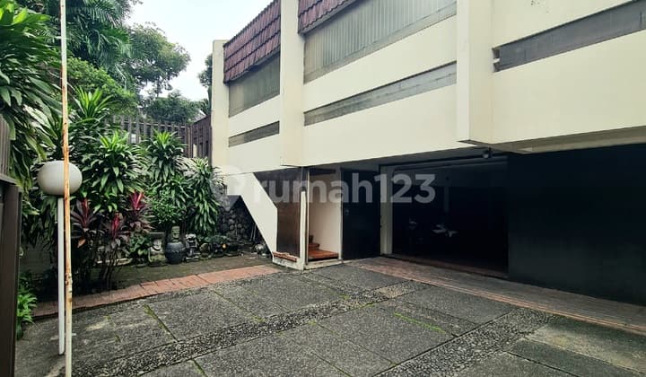 Rumah Kebayoran Baru Cocok Kantor Parkir Luas Posisi Hoek