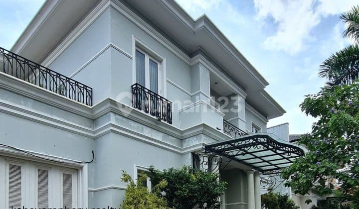 Luxury House in Kebayoran Baru, Quiet Area, Wide Road.