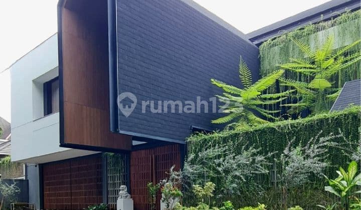 Kebayoran Baru Area Quiet House Wide Road