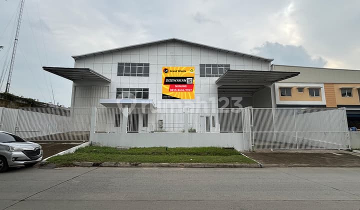 Disewakan Gudang Delta Silicon Siap Pakai, Luas Tanah 2.240m2 di Kawasan Industri, Cocok Tempat Penyimpan Dan Bisnis, Dengan Lokasi Aman Dan Nyaman, Delta Silicon Lippo, Cibatu, Cikarang