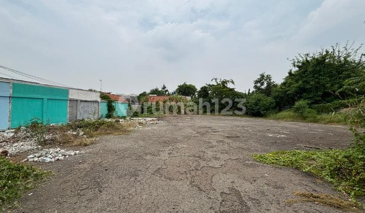Disawakan Lahan Atau Tanah di Jalan Raya Cikarang Baru, Luas 1100m2, Cocok dijadikan Lahan Parkir Mobil, Untuk Logistik, Workshop, Muat Container 40 FT, Desa Kalijaya, Cikarang Barat