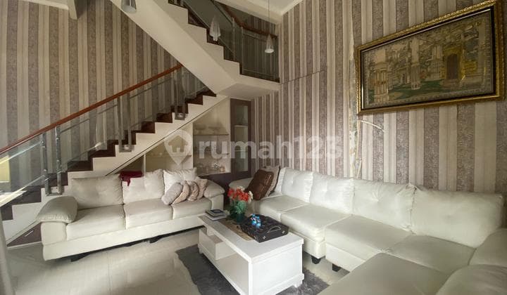 Dijual Rumah Jalan Swatantra, Siap Huni 2 Lantai, 7 Kamar Tidur, Bisa KPR, Bebas Banjir, 3km Menuju Grand Galaxy Park dan Menuju Pintu Tol Jati Asih Kota Bekasi