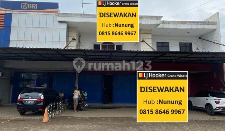 Disewakan Ruko 2,5 Lantai Di Jalan Raya Serang Cibarusah Hanya 50m Dari Pasar Serang Cibarusah Dengan Area Parkir Luas Serang Cibarusah BEKASI