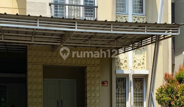 Dijual Rumah Semi Furnished 2 Lantai Kamar 3+1 Fasilitas Kolam Renang Dan Private Clubhouse 500m Menuju Mall Living World Grandwisata Bekasi