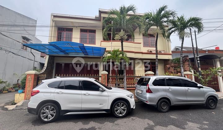 Dijual Rumah Perumahan Narogong 2 Lantai, 4+2 Kamar, Furnished, Luas Tanah 155m2, Bisa Kpr Hanya 4 Km Dari Gerbang Tol Bekasi Timur