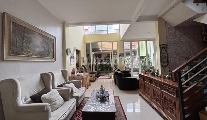 Dijual Rumah Garden Fiesta 2 Lantai, Luas 225M2, Kamar 5+1, Semi Furnished, 20 Meter Dari Sekolah Ipeka dan Al-Azhar, Dekat Masjid Agung Izzatul Islam, bisa KPR, Akses Langsung Tol Tambun Grand Wisata Bekasi