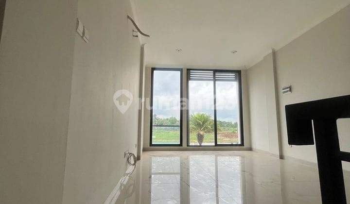 Dijual Ruko Westfield 2 Lantai, Luas Bangunan 100M2,Hgb, Parkir Luas dan Tidak Berbayar, Cocok Dijadikan Kantor, Klinik, Sekolah, Maupun Tempat Kuliner, bisa KPR , Akses Langsung Tol Tambun Grand Wisata Bekasi