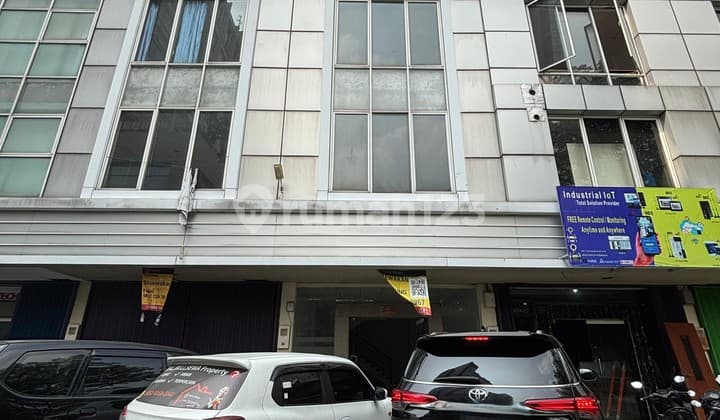 Disewakan Ruko Gandeng CBD Jababeka, 3 Lantai, Luas Bangunan 332m2, Bisa Untuk Kantor, Sekolah, Salon, Stokis/Gudang Kondisi Siap Pakai, Berhadapan Dengan Living Mall Jababeka, Cikarang
