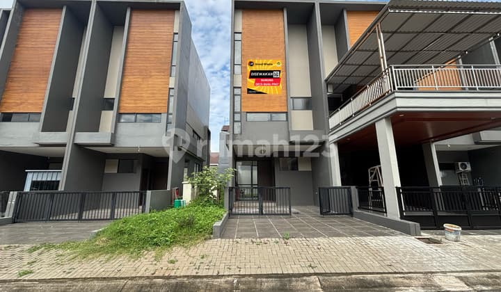 Disewakan Ruko Grand Wisata 2 Lantai Siap Pakai, Cocok untuk Kantor, Klinik, Parkir Luas Free Biaya Parkir, Akses Langsung Tol Tambun Grand Wisata Bekasi