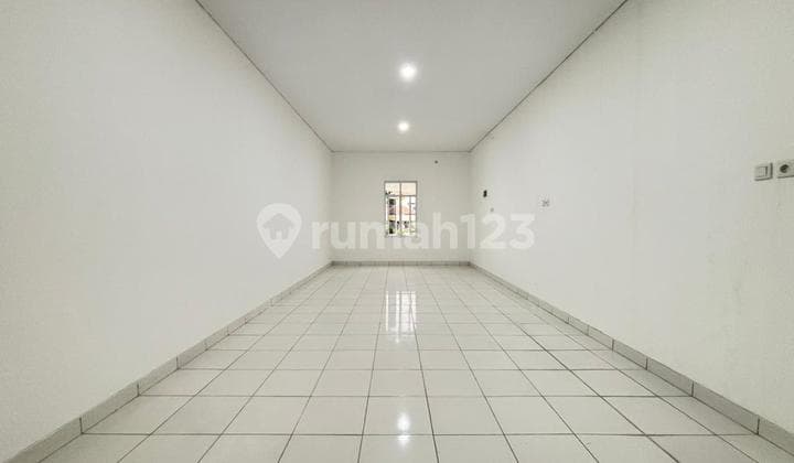 Dijual Ruko Jatimulya 2 Lantai, 90m2, Siap Pakai, Parkir Luas Tidak Berbayar, Bebas Banjir, Bisa Cash Maupun KPR, Mustikajaya, Kota Bekasi