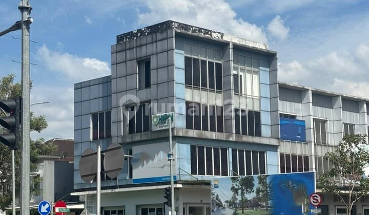 Dijual Ruko Celebration Town 4 Lantai, Siap Pakai, Posisi Hook, Lokasi Strategis, Luas 250M2, Jalan Boulevard, bisa KPR, Cocok Dijadikan Kantor, Klinik, Apotek, atau Kuliner, Akses 1Km Menuju Tol Tambun, Grand Wisata Bekasi