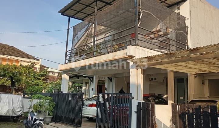 Dijual Rumah di Kemang Pratama 1, Posisi Hook, 7 Kamar Tidur, Luas Tanah 283m2, Bisa KPR, Bebas Banjir, Fasilitas Sekolah Al-Azhar, Victory, 3 KM dari Gerbang Tol Bekasi Barat, Kemang Pratama Kota Bekasi