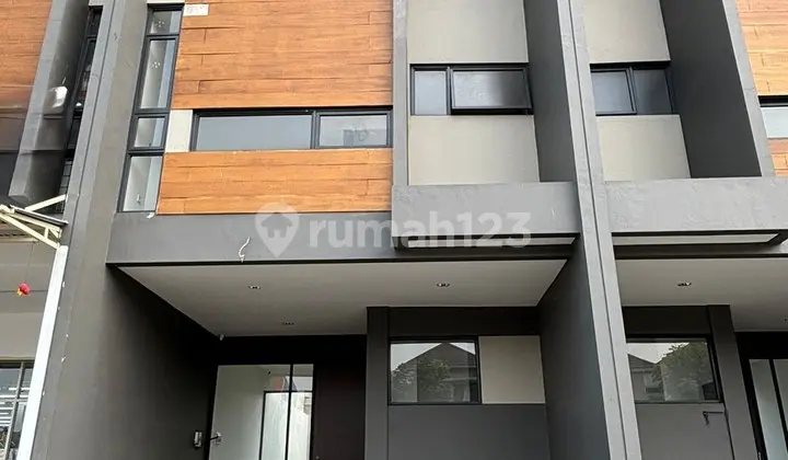 Disewakan Ruko 2 Lantai, cocok dijadikan tempat usaha atau kantor, Parkir Tidak Berbayar Akses Langsung Tol Tambun Grand Wisata Bekasi