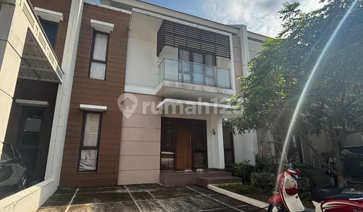 Dijual Rumah Summarecon Bekasi, Luas Tanah 108M2, Kamar Tidur 4+1, Carpot 2 Mobil, bisa KPR, 1Km Dari Smb, 300M Dari Kampus Universitas Bhayangkara, Summarecon Bekasi