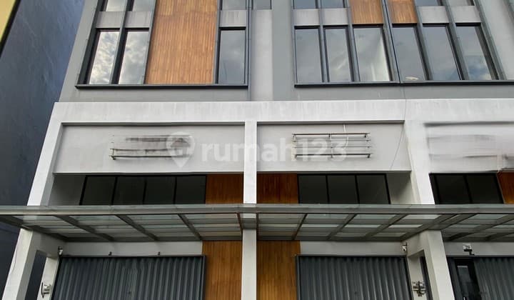 Disewakan Ruko New Westfield 3 Lantai Parkir Luas Dan Tidak Berbayar Bisa Dijadikan Office, Hanya 400 Meter Dari Mall Living World Grand Wisata Bekasi