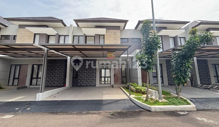 Disewakan Rumah Grand Wisata 2 Lantai Siap Huni 4 Kamar Tidur, 1 Km Dari Mall Living World, Akses Langsung Tol Tambun Grand Wisata Bekasi Grand Wisata, Bekasi