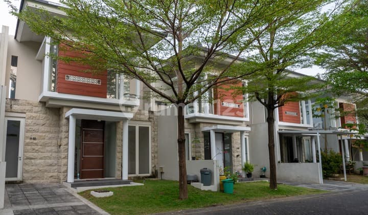 Rumah 2 Lantai Kawasan Elit Keamanan 24 Jam