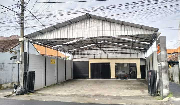 Gudang ±400 M² Showroom Siap Pakai Ubung