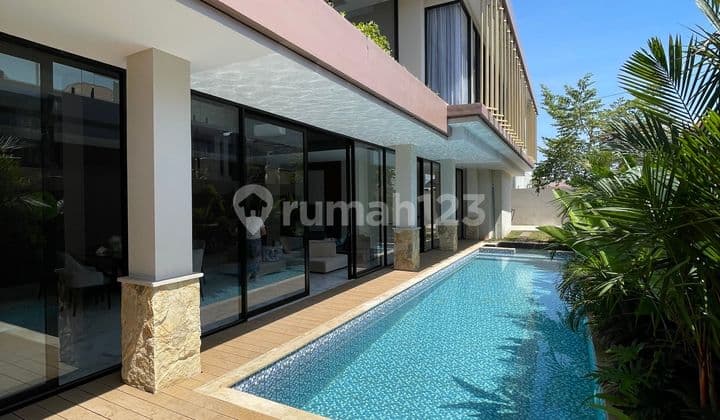 Leasehold Luxury Modern Home with Rooftop & Pool in Tukad Badung