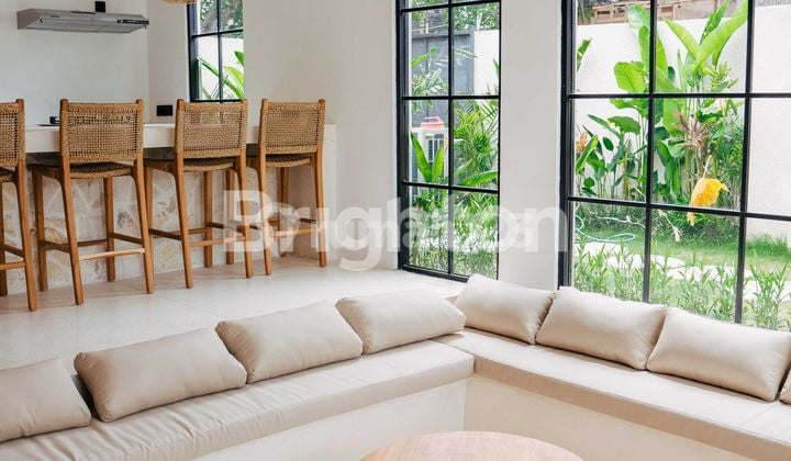 Living In The Tropical Villa With 3 Bedrooms In Balangan