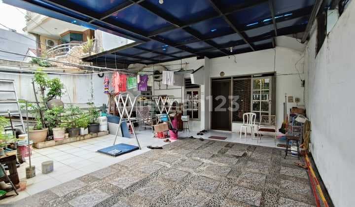 Sunter Paradise 2 House, Land Size 7.5x24, East Facing