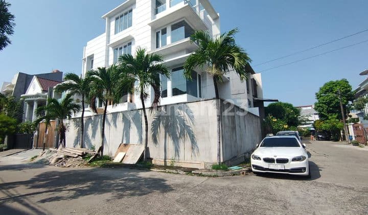 New House Sunter Paradise 2 Corner 12x20 Swimming Pool and Elevator