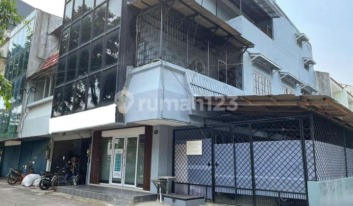 Ruko Hoek Gading Griya Lestari 3 Lantai 10x15 hadap Selatan
