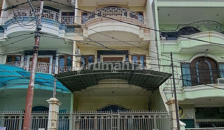 Rumah Jl Sentani Kemayoran Sawah Besar 3.5 Lt 6.5x24 hadap Barat