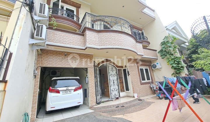 Grand Permai Sunter 2-Story House 10x24 East Facing