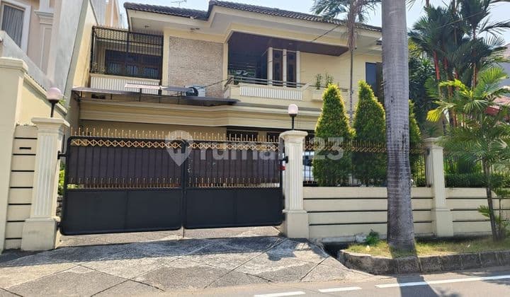 South Rajawali House Pademangan 2 Floors 15x30 East Facing