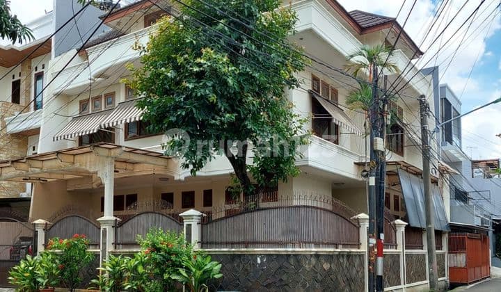Rumah Agung Utara Sunter Hoek 3 Lantai 13x14 Hadap Barat Selatan