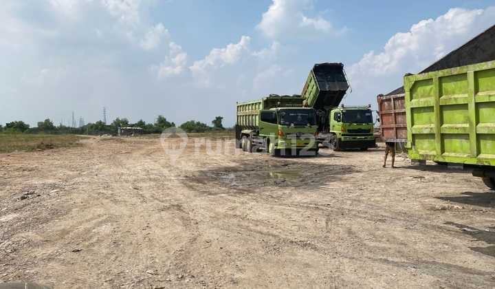 Land on Jl Bkt Marunda Tarumajaya, 16ha, already densely developed, facing west.