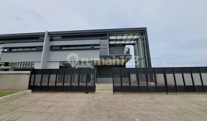 Gudang Jababeka Cikarang 950m² Ada Loading Dock Hadap Selatan