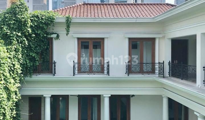 Rumah Scbd Senayan 900m² Hadap Utara Ada Kolam Renang