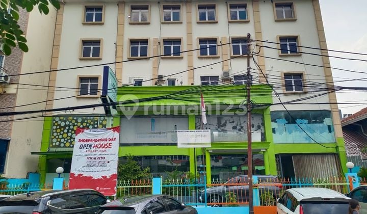 Gedung Jl Gereja Ayam Pasar Baru Sawah Besar 5 Lantai hadap Barat