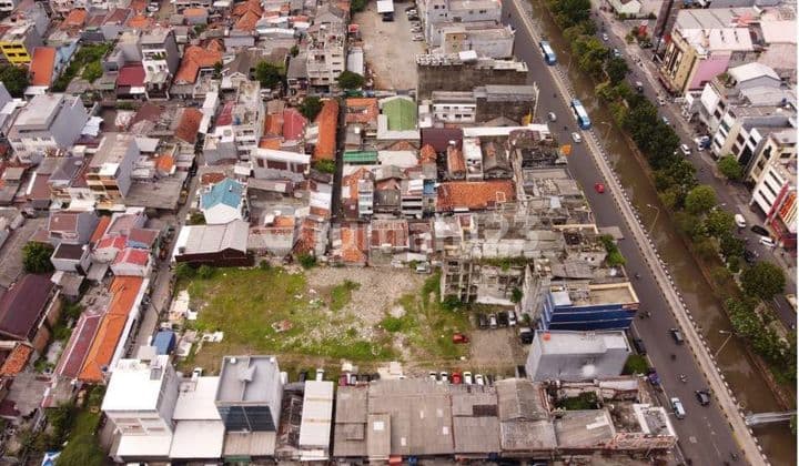 Kavling Jl Gajah Mada Tanah Komersial 3.593m² Krukut hadap Timur