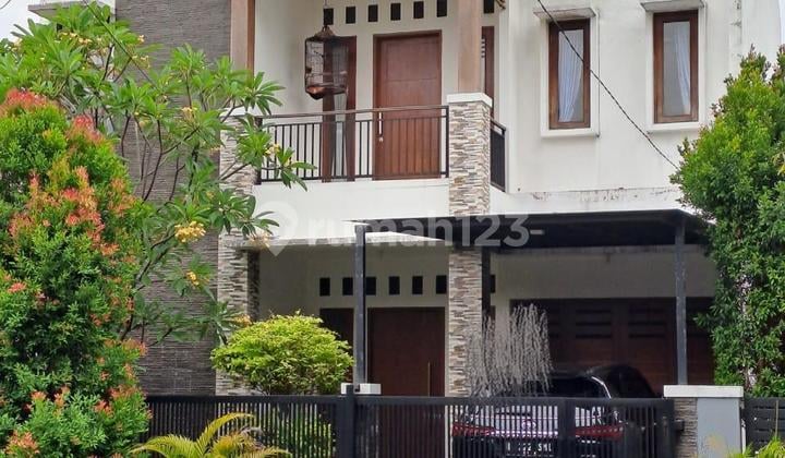 Disewakan Rumah Mewah Semi Furnish, Swimmimg Pool di Bintaro Jaya Sektor 1