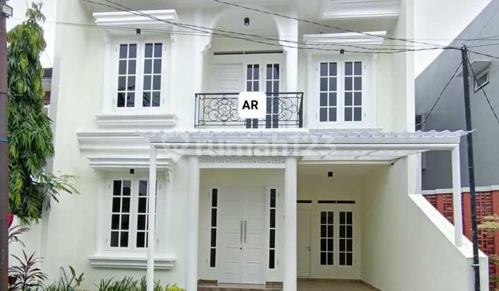 Rumah Baru 2 Lantai dekat Stasiun Pondok Ranji
