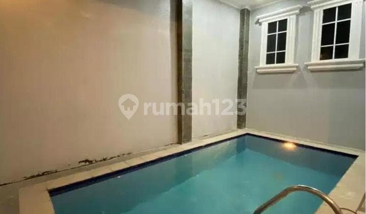 Rumah Murah dengan Kolam Renang di Area Pondok Pinang