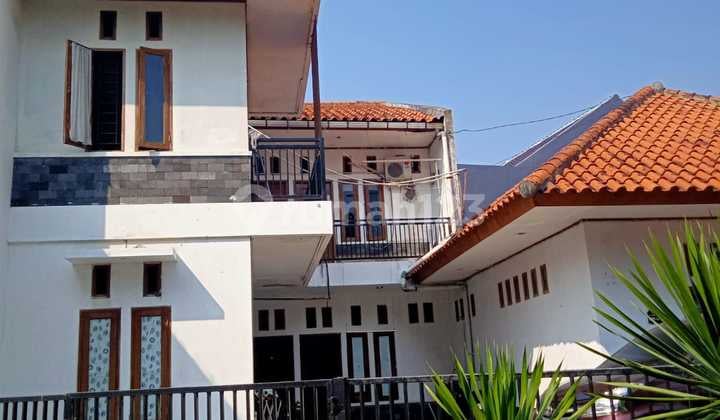 Rumah Induk + Kost-an Murah dan Siap Huni di BSD